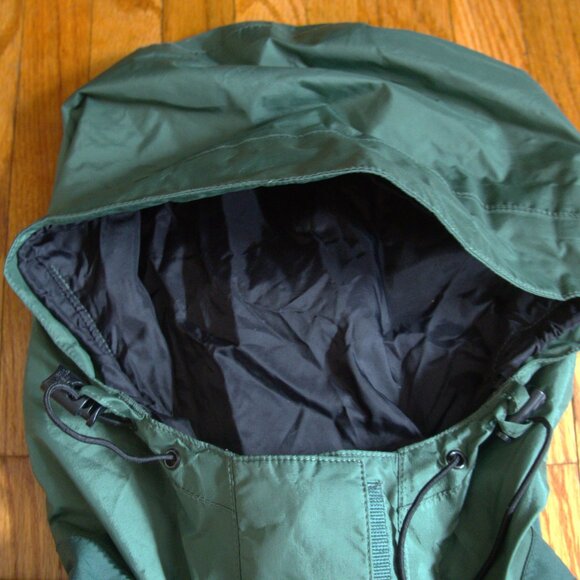 Vintage North Face Waterproof Goretex Mountain Rain Jacket (Women's Small) - Picture 5 of 12